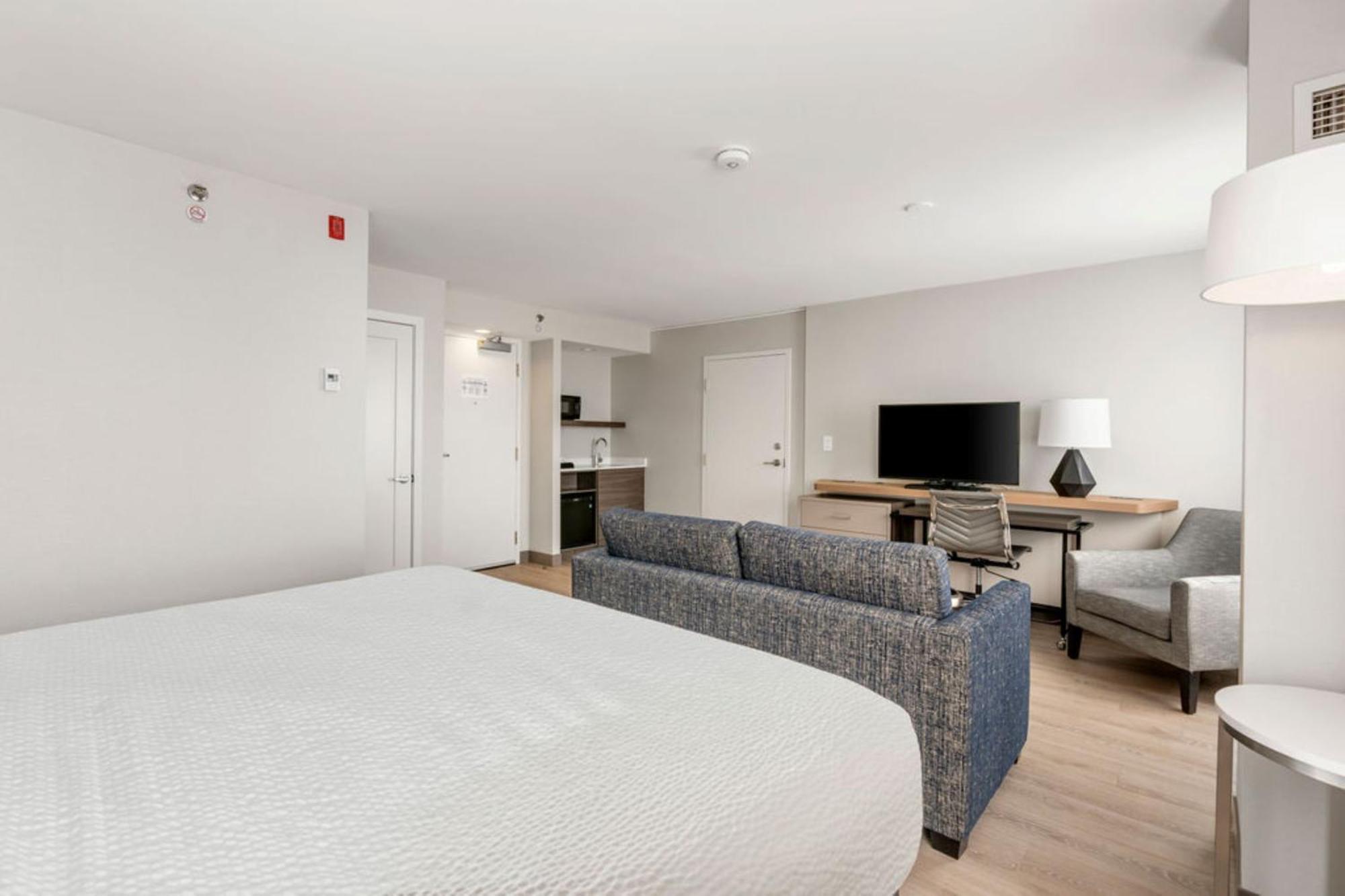 Holiday Inn & Suites Ottawa Kanata By Ihg Exterior foto